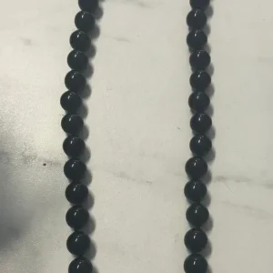 Collar negro bolitas