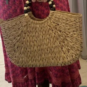 Bolso de rafia trenzada