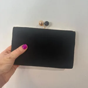Clutch de fiesta negro