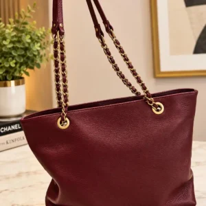 BOLSO DE PIEL COLOR GRANATE